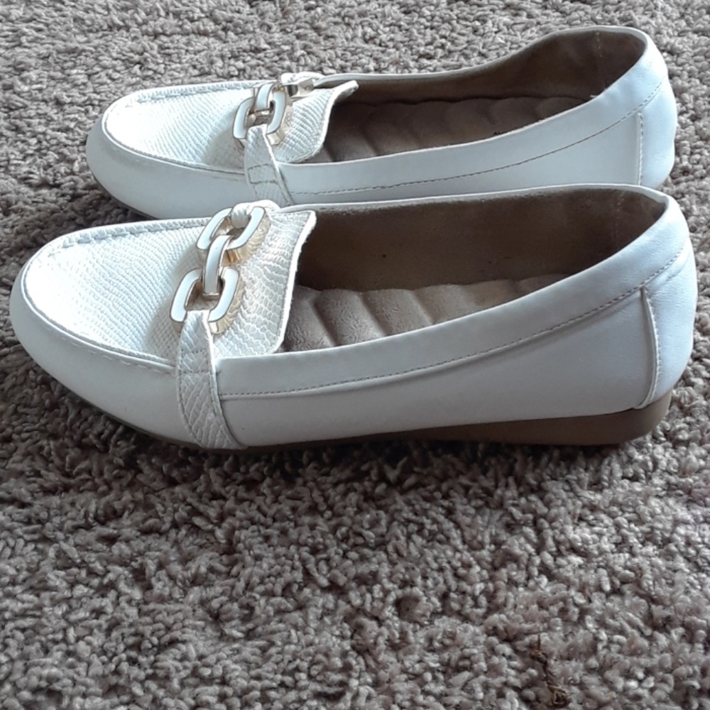 Shoes - Picture 2 of 2